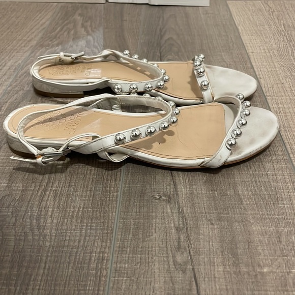 White embellished flat sandals - Picture 2 of 3